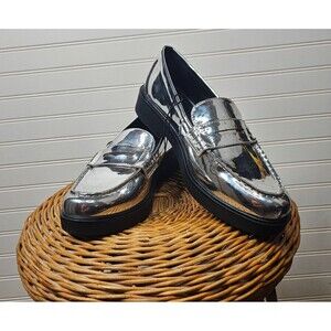 NWT Worthington Size 8M Silver Loafers for Women